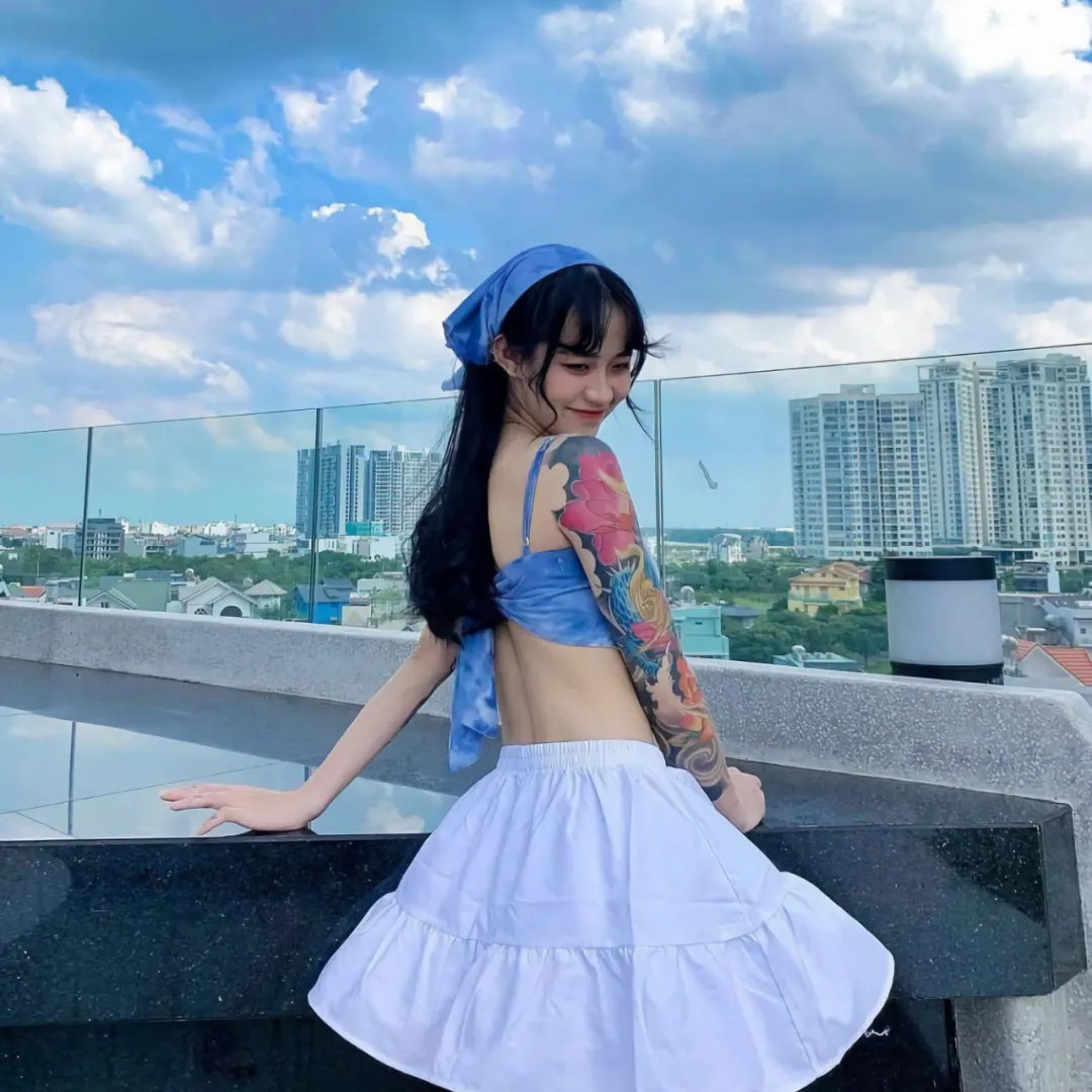 银色悬崖